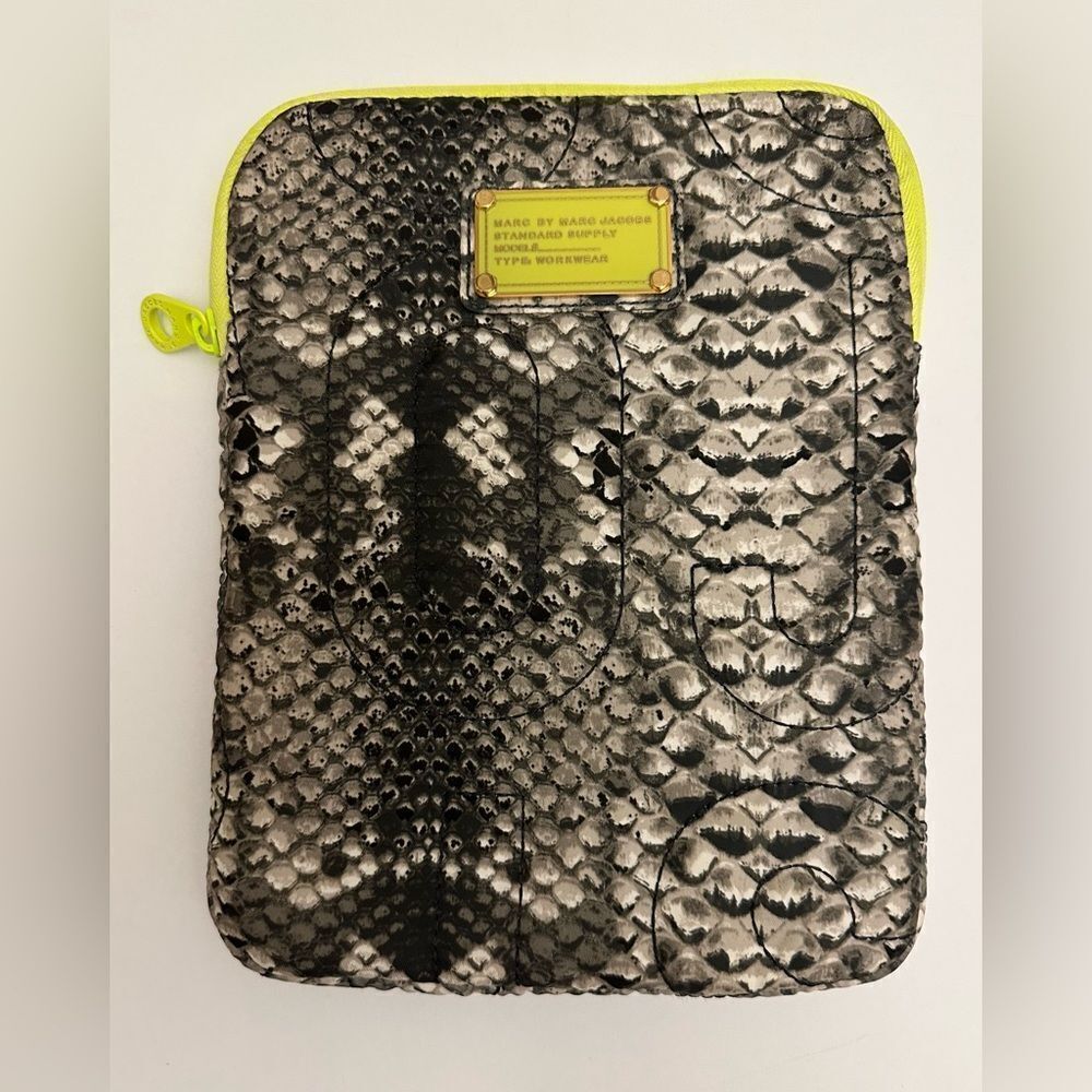 ⭐️Marc by Marc Jacobs⭐️Tablet Sleeve iPad Case Padded Travel Designer Bag Purse